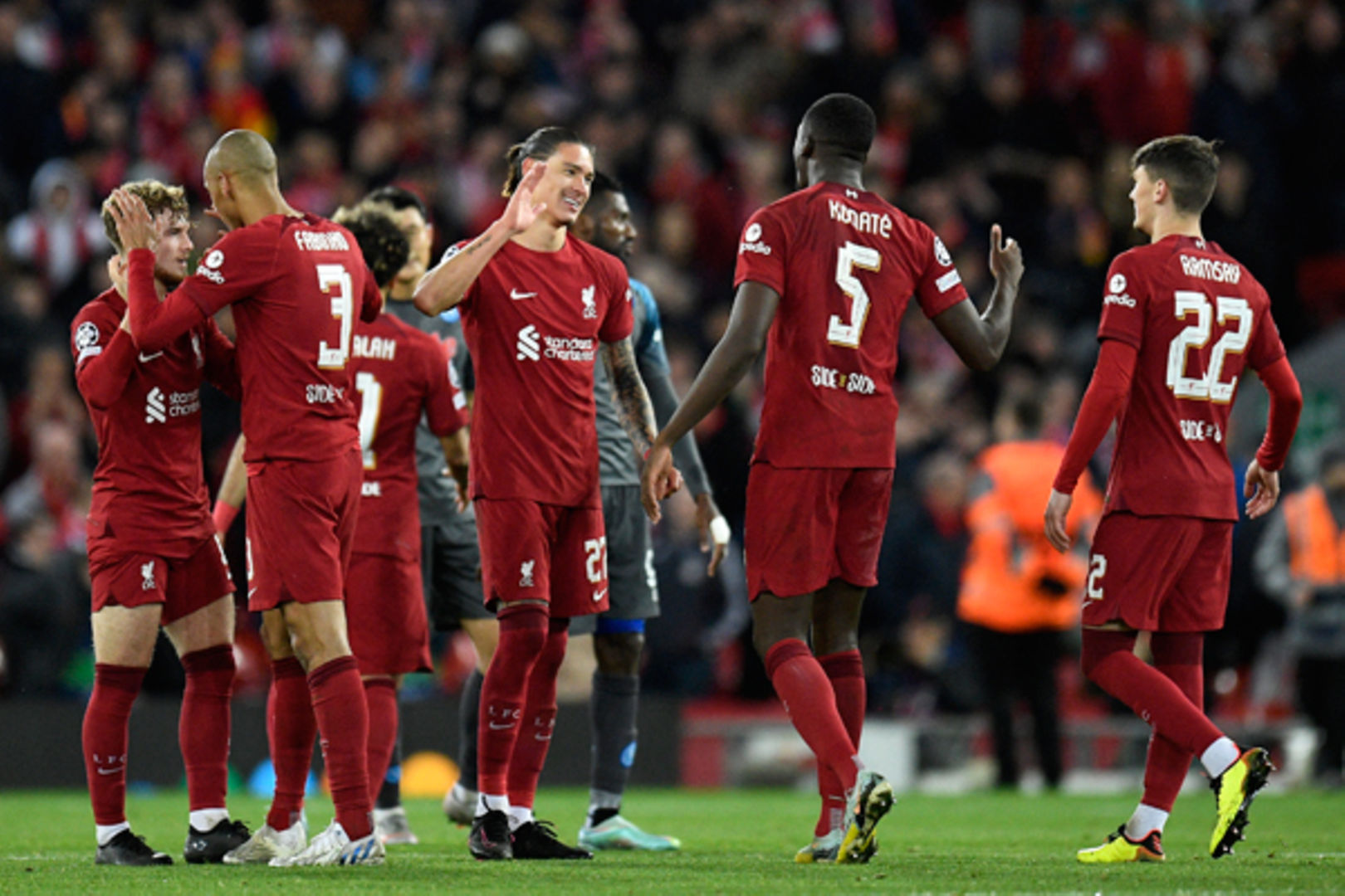 Liverpool hit Leeds for six after controversial Gakpo opener