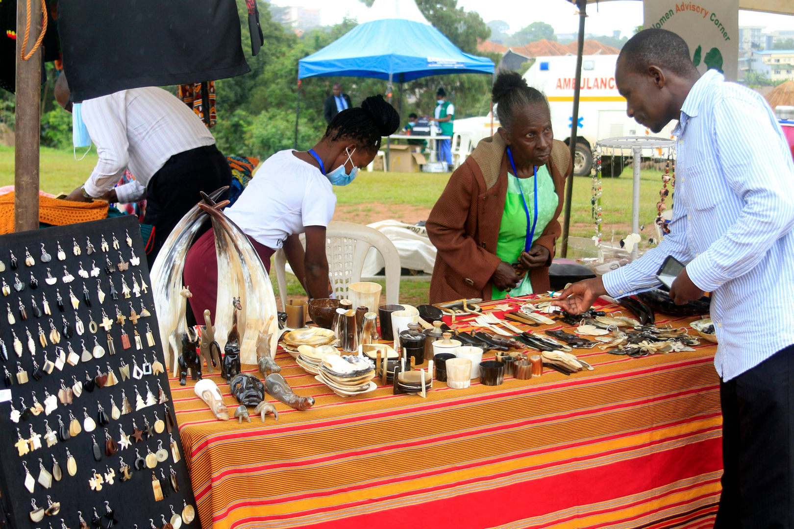 Uganda Alliance to sell handmade Ugandan items at craft sale – Iowa State  Daily