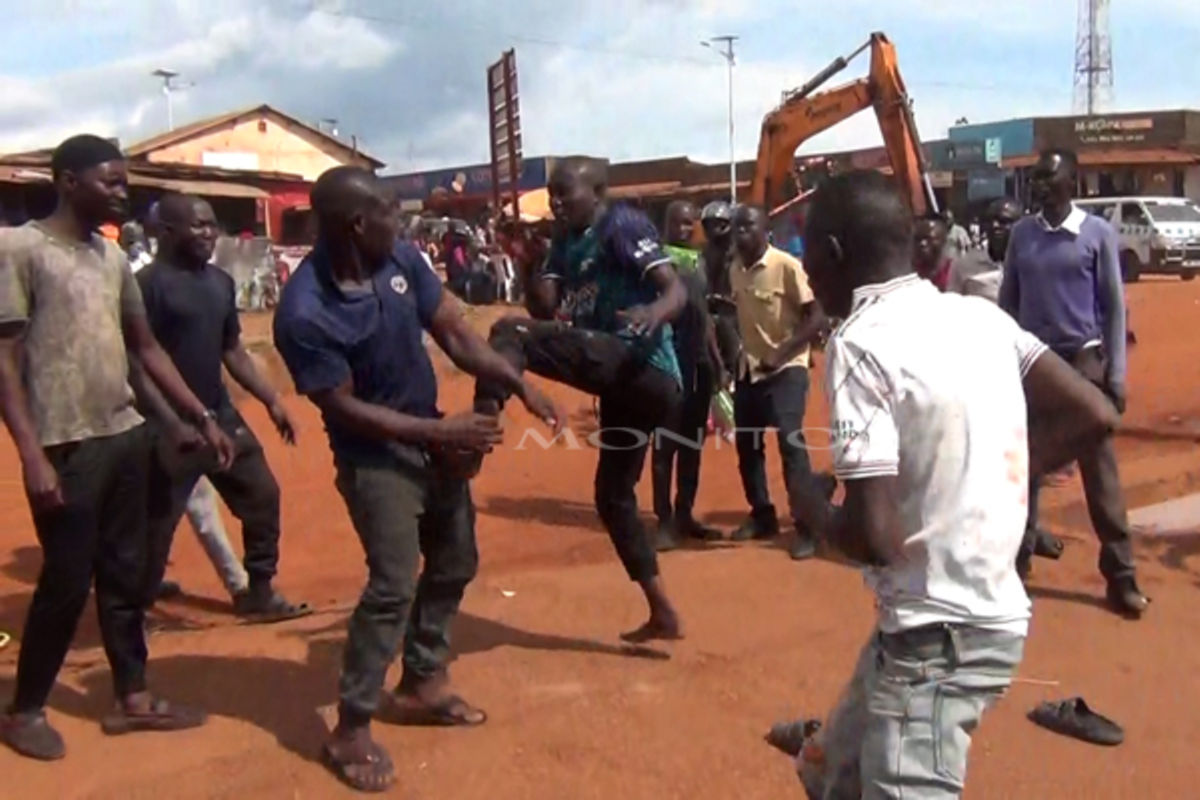 Men Exchange Blows Over Failed Attempt To Lynch Suspected Thief Monitor